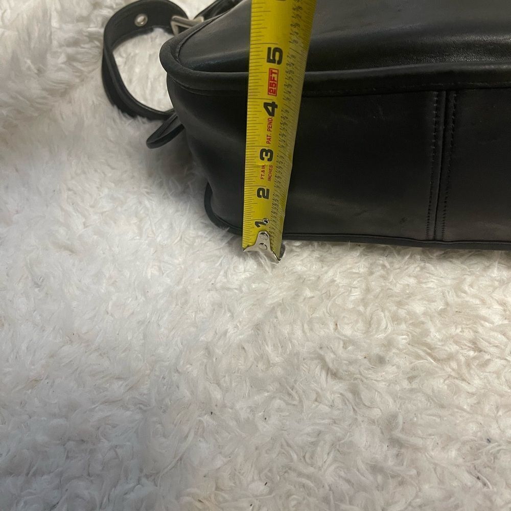 Vintage COACH 9951 Patricia’s Legacy bag crafted in black glove-tanned leather. - Picture 12 of 16